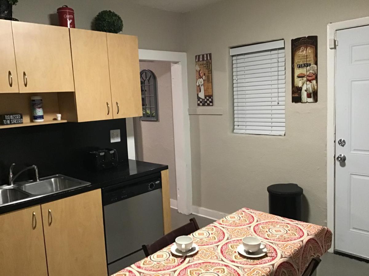 Modern 3/1 House Close To Beaches And Midtown Casa vacanze
