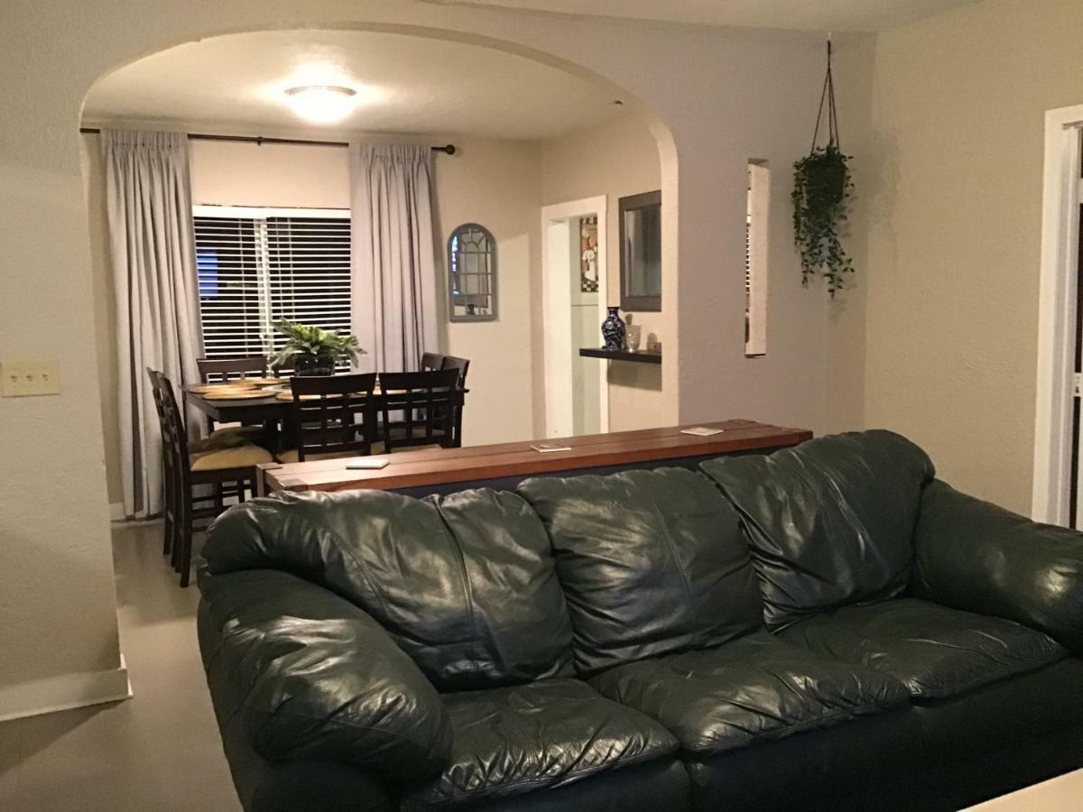Modern 3/1 House Close To Beaches And Midtown Hébergement de vacances